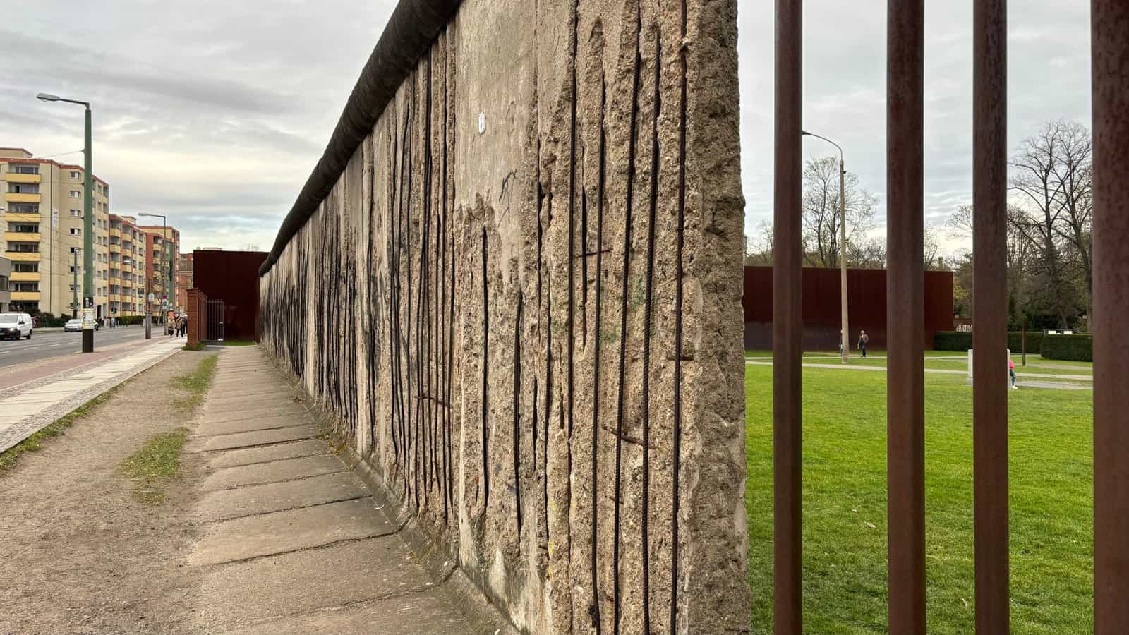 A part of the remaining Berlin Wall along Bernauer Strasse